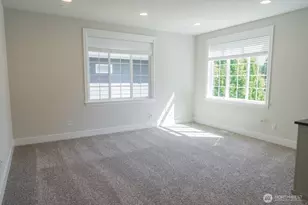 10420 NE 112th St, Kirkland, WA 98033 - Photo 29