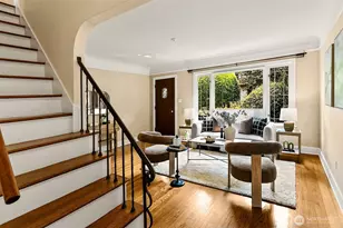 2205 Bigelow Ave N, Seattle, WA 98109 - Photo 15