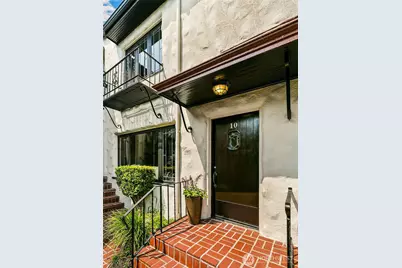 2205 Bigelow Avenue N #10, Seattle, WA 98109 - Photo 3