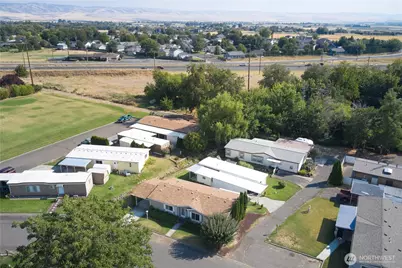 808 SE Mockingbird Drive, College Place, WA 99324 - Photo 27