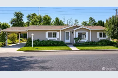 808 SE Mockingbird Drive, College Place, WA 99324 - Photo 1