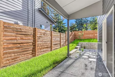 10702 Linden Avenue N, Seattle, WA 98133 - Photo 29