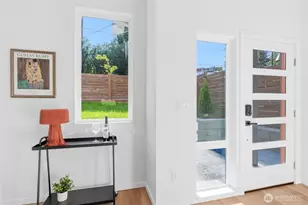 10702 Linden Ave N, Seattle, WA 98133 - Photo 7