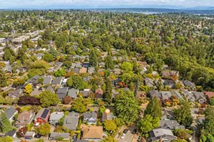 1920 NE Naomi Pl, Seattle, WA 98115 - Photo 35