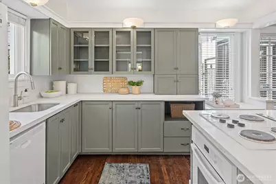 1920 NE Naomi Place, Seattle, WA 98115 - Photo 9