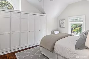 1920 NE Naomi Pl, Seattle, WA 98115 - Photo 15