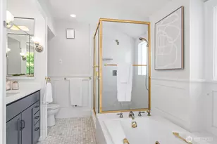 1920 NE Naomi Pl, Seattle, WA 98115 - Photo 17