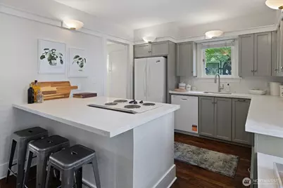 1920 NE Naomi Place, Seattle, WA 98115 - Photo 7