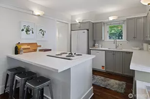 1920 NE Naomi Pl, Seattle, WA 98115 - Photo 7