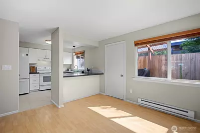 212 SW 146th Street #105, Burien, WA 98166 - Photo 9