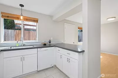212 SW 146th Street #105, Burien, WA 98166 - Photo 11