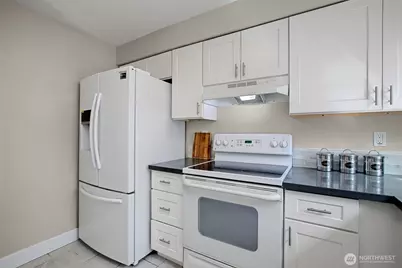 212 SW 146th Street #105, Burien, WA 98166 - Photo 13