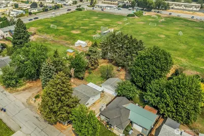 857 N Devon Avenue, East Wenatchee, WA 98802 - Photo 1