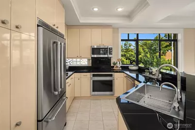 210 Market Street #304, Kirkland, WA 98033 - Photo 9