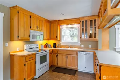 527 17th Street SE, Puyallup, WA 98372 - Photo 11