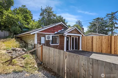 6618 43rd Avenue S, Seattle, WA 98118 - Photo 1