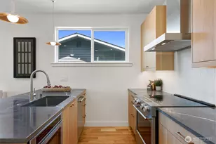 707 B N 65th St, Seattle, WA 98103 - Photo 11