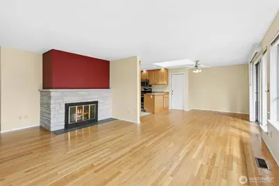 250 110th Place SE, Bellevue, WA 98004 - Photo 9