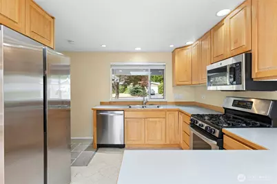 250 110th Place SE, Bellevue, WA 98004 - Photo 15