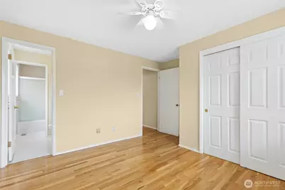 250 110th Place SE, Bellevue, WA 98004 - Photo 23