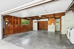 250 110th Pl SE, Bellevue, WA 98004 - Photo 17