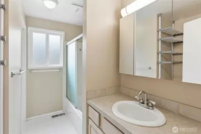 250 110th Place SE, Bellevue, WA 98004 - Photo 25