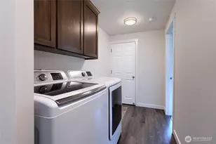 863 SE 6th Ave, Oak Harbor, WA 98277 - Photo 9