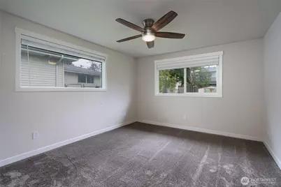 863 SE 6th Avenue, Oak Harbor, WA 98277 - Photo 11