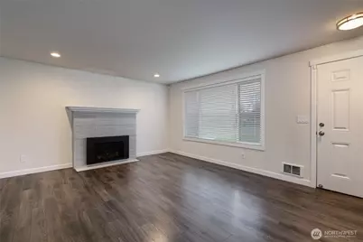 863 SE 6th Avenue, Oak Harbor, WA 98277 - Photo 3
