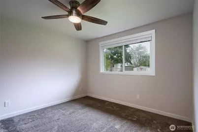 863 SE 6th Avenue, Oak Harbor, WA 98277 - Photo 13