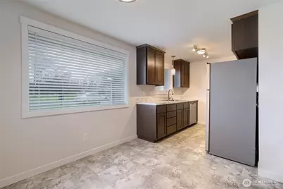 863 SE 6th Avenue, Oak Harbor, WA 98277 - Photo 5