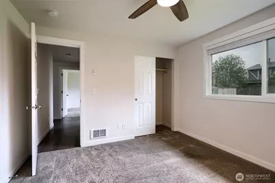 863 SE 6th Avenue, Oak Harbor, WA 98277 - Photo 17