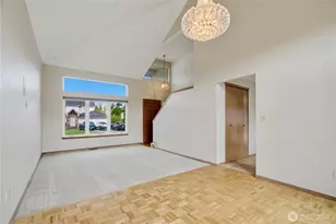 12402 107th Pl NE, Kirkland, WA 98034 - Photo 3