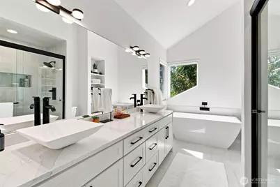 2002 W Lake Sammamish Parkway NE, Redmond, WA 98052 - Photo 7