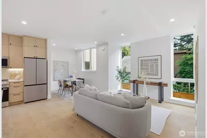 7533 31st Avenue NE #B, Seattle, WA 98115 - Photo 3