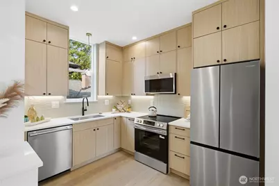 7533 31st Avenue NE #B, Seattle, WA 98115 - Photo 5