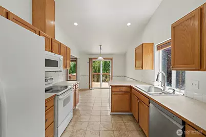 3011 12th Street Pl SW, Puyallup, WA 98373 - Photo 9