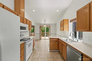 3011 12th St Pl SW, Puyallup, WA 98373 - Photo 9