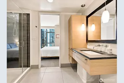 820 Blanchard Street #1007, Seattle, WA 98121 - Photo 25