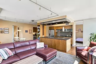 820 Blanchard St, Seattle, WA 98121 - Photo 17