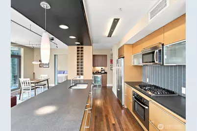 820 Blanchard Street #1007, Seattle, WA 98121 - Photo 7