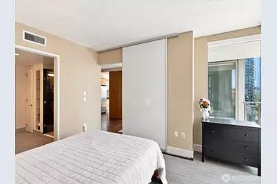 820 Blanchard Street #1007, Seattle, WA 98121 - Photo 31