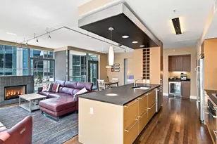 820 Blanchard St, Seattle, WA 98121 - Photo 9