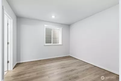 13210 NE 127th Way #D, Kirkland, WA 98034 - Photo 11