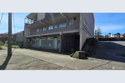 4213 Winslow Place N, Seattle, WA 98103 - Photo 3