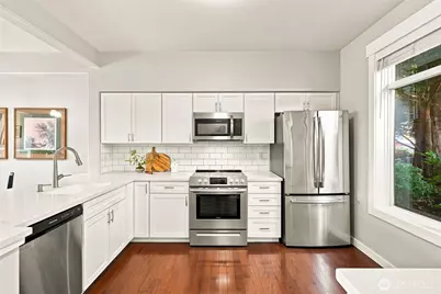 23300 SE Black Nugget Road #M2, Issaquah, WA 98029 - Photo 3