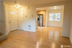 1618 N 46th St, Seattle, WA 98103 - Photo 5
