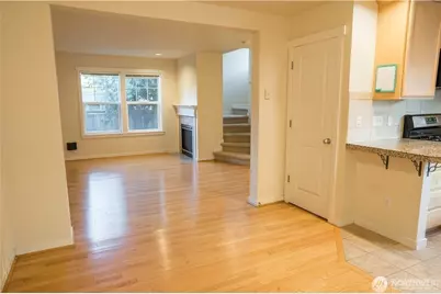 1618 N 46th Street #B, Seattle, WA 98103 - Photo 9