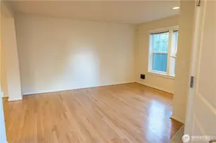 1618 N 46th St, Seattle, WA 98103 - Photo 3