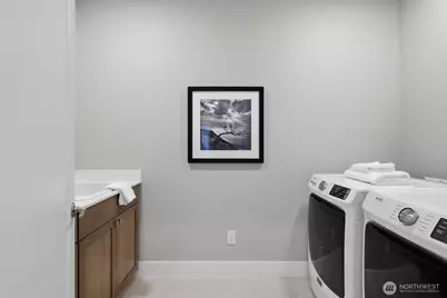24309 NE 24th Street, Sammamish, WA 98074 - Photo 31
